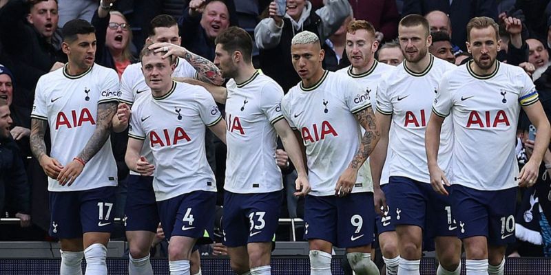 Cầu thủ được vinh danh là huyền thoại tại The Lilywhites